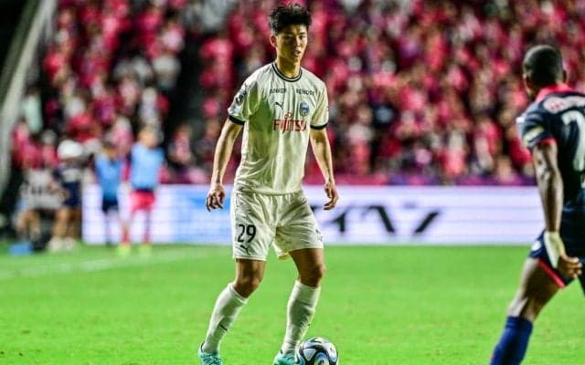 川崎DF高井幸大は「フレッシュな選手が試合を動かすように」と反省の弁。取材中、終始苦虫を噛み潰したような表情も唯一見せた笑顔の瞬間