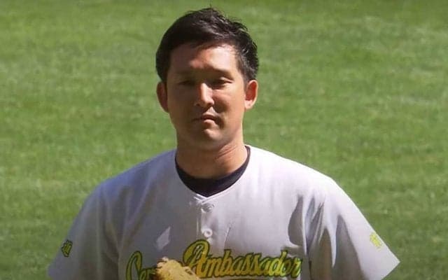 妙に野球が上手い“始球式のプロ”　投手でも難しい超遅球が「かなりレベル高い」