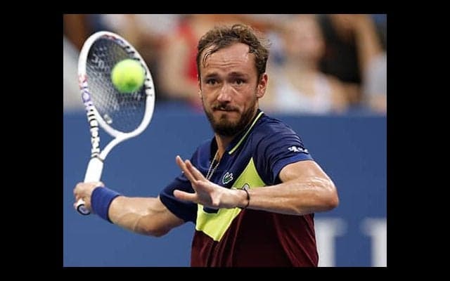 メド 逆転勝ちでデミノー撃破