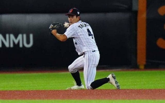 【侍U-18代表】遊撃・山田が好守で失点阻止　滑り込みから高速スロー…スタンドから大きな拍手