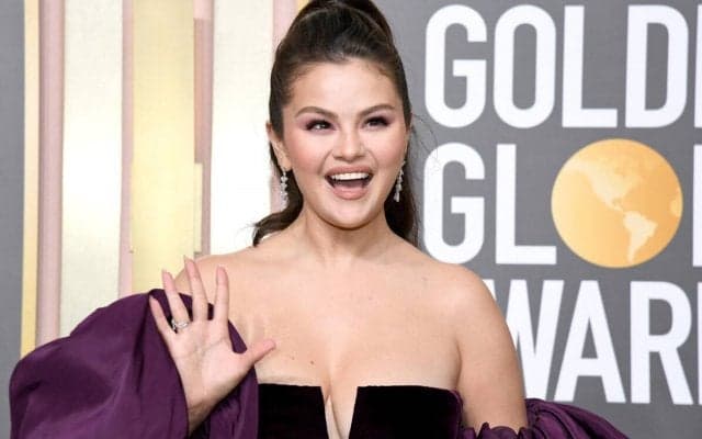 世界的スターもお口あんぐり　メッシのゴール未遂を目の当たりにしたセレーナ・ゴメスさんの表情が大反響「リアクションも可愛すぎる」