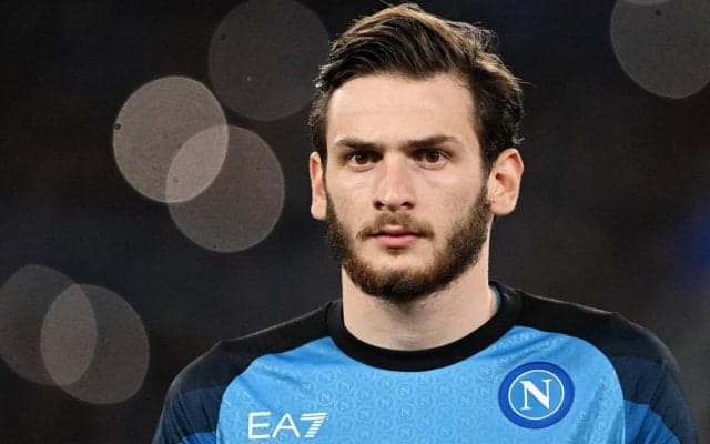 「デタラメだ」ナポリがクワラツヘリアにまつわる報道を完全否定！ 契約延長の話は「誰もしていない」