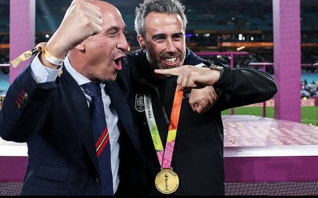 スペイン女子代表をW杯初優勝に導いたホルヘ・ビルダ監督が解任…ルビアレス会長が引き起こした不祥事の影響…