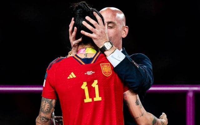 会長に無理矢理キスされたスペイン女子代表FWエルモソが正式に告訴、捜査がスタートへ