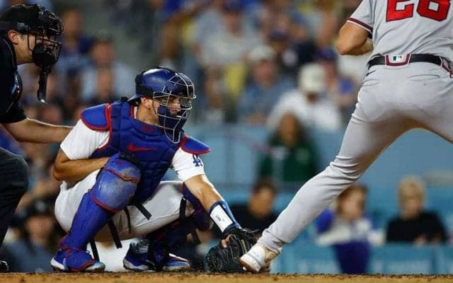 【MLB】球場に響いた“衝突音”…戦慄のバット直撃、米放送局は悲鳴「なんてこった！」