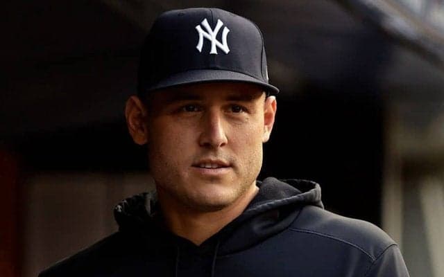 【MLB】突如ベンチに「喋っていたのはお前か？」　選手呆れ…“やりたい放題”の球審に批判の声