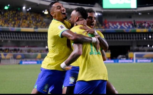 ブラジルが\"王様\"ペレを抜くネイマール2発含む5ゴールで快勝発進！　ウルグアイはチリ撃破【W杯南米予選】