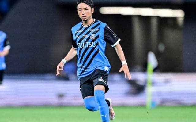 「若いエキス吸ってきました」川崎FW小林悠が「最大17歳差の食事会ショット」公開！「ぎゃーーー可愛い」とファンの心掴む…チームメイトから帽子への指摘コメントも