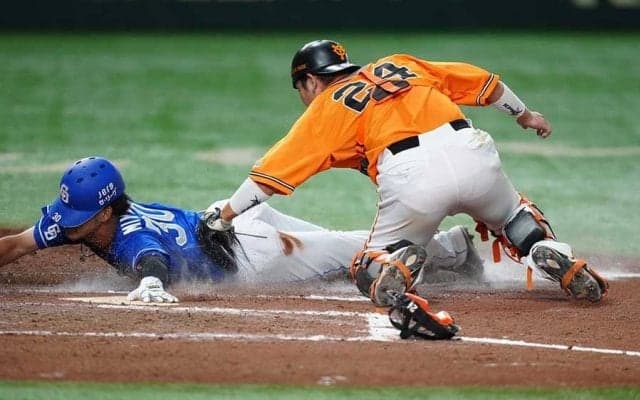 巨人・吉川が好判断で同点阻止　前進守備も超絶反応…チャンス逸した立浪監督は憮然