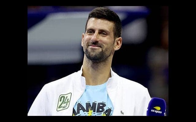 ジョコ 亡き親友に敬意表す