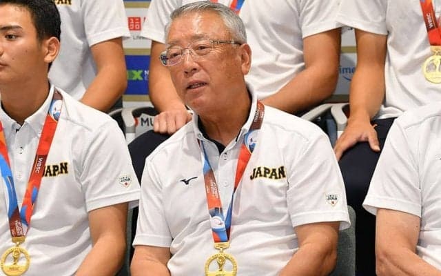 初の世界一から一夜、侍U-18が帰国会見　馬淵監督「スモールベースボールが世界に通用」