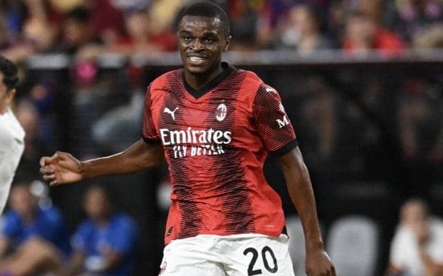 ジルーに続きカルルもミラノダービー危うし… トモリ出場停止の最終ラインに痛手