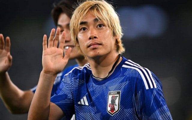 「おかえり！」「俺たちのヒーロー」伊東純也が古巣ヘンクに凱旋！3年半過ごしたスタジアムで笑顔「Itoooooo」