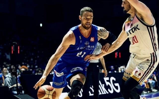 茨城のエリック・ジェイコブセンがインジュアリーリストに登録…右足舟状骨骨折偽関節で全治未定