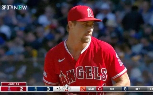 ファン命名「赤い藤浪」！ 最速170キロ男が今日も100マイル超え連発で圧巻投球  “らしさ”見せるも薮田氏「クローザーいける」