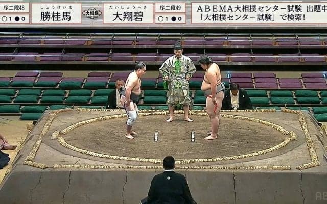 「しっかり手をつけよ！」「すいません…」3連続“待った”に審判親方から指導で館内ピリリ