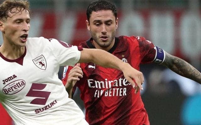 ミラン生え抜きの主将カラブリア、今季最初のミラノ・ダービーに静かなる闘志　「説明不要の一戦。勝つ自信がある」