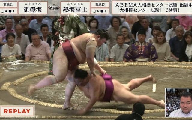 2度の物言いに館内騒然！ 勝負が決した瞬間の力士の表情も話題に 鶴竜親方「相撲に勝って、勝負に負けた」 