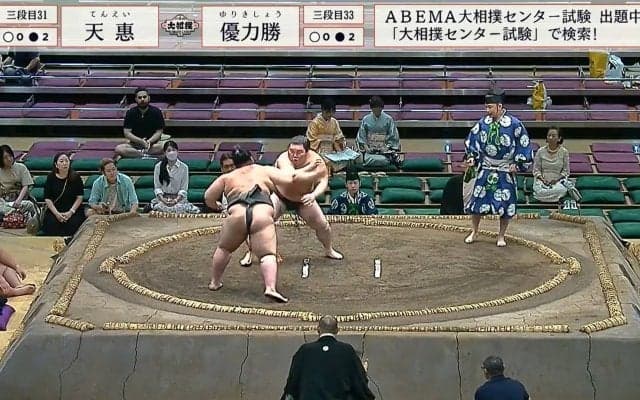 「おぉー！」フルスイング張り手を“連発”、館内どよめき 「めちゃめちゃ張るじゃん」驚きの声