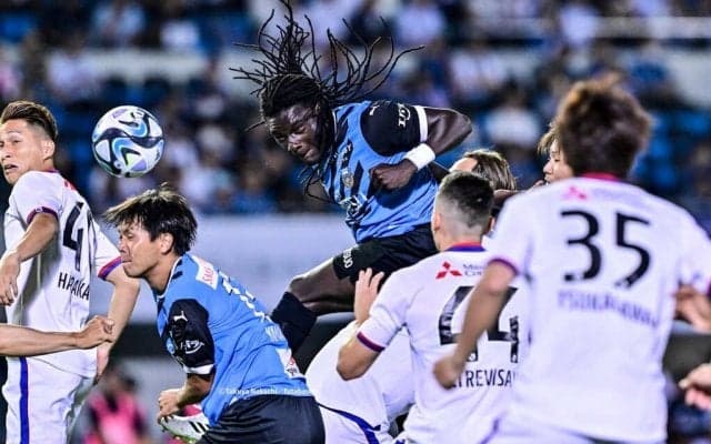 「デビューでこれ??期待できるやん!!」川崎加入の元フランス代表FWが開始1分で決定機作るなど、衝撃デビュー！「フィジカルすごいな」「いきなり決定機だった」の声