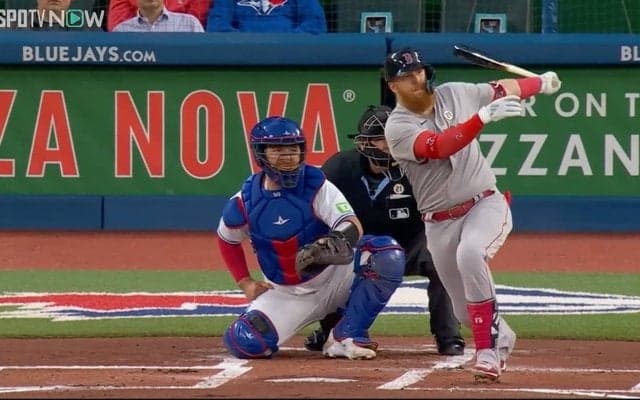 吉田正尚同僚・ターナー、クレメンテDAYで躍動！三塁線をぶち破る弾丸ツーベース　背番号21着用→気持ちで放った一打
