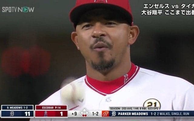 エンゼルスにシン・二刀流、降臨！？今季3度目の“敗戦処理”で圧巻の5者凡退に「秘密兵器だ」野手エスコバーの球速差79キロ投球術にファン視線釘付け