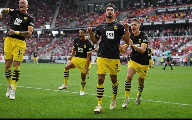 フンメルスがドッペルパック、ドルトムントが堂安先発の10人フライブルクに競り勝ち2勝目【ブンデスリーガ】