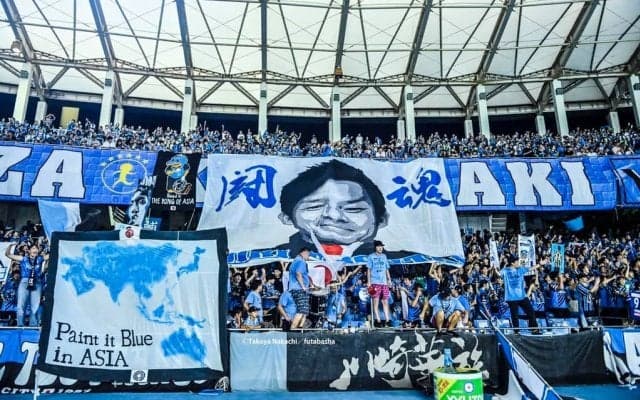 「やっぱり多い！笑」川崎がACL初戦に向けて公開した「大量の渡航荷物」が「そうそう、これが楽しみなのよ笑」と話題に！ 出発時の空港カウンター前を埋め尽くした驚きの写真