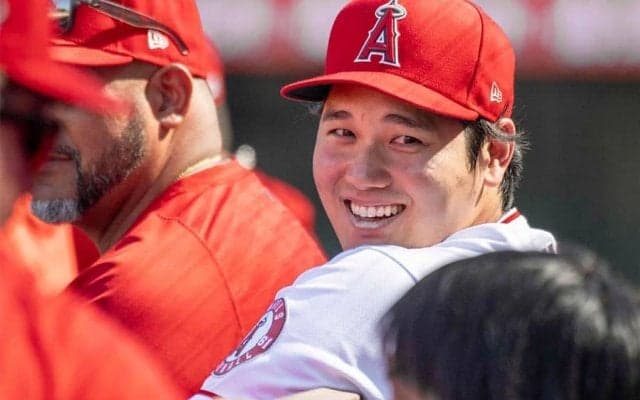 【MLB】大谷翔平、ベンチに姿見せ笑顔　久々の登場に場内騒然…チームメートと和やかな雰囲気