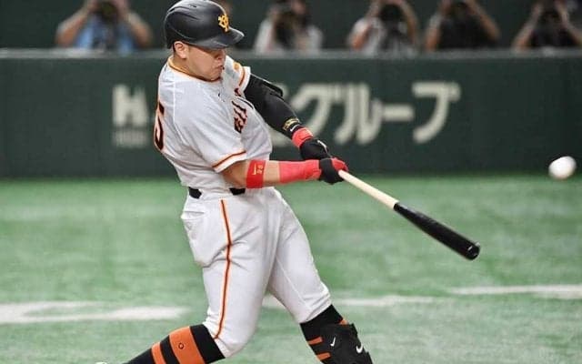 岡本和真、東京ドーム100号　“打った瞬間”の勝ち越し＆キング独走弾に本拠地熱狂