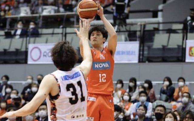 プレシーズンゲームで島根と引き分けた広島…中村拓人「自分の役割は守備のトーンのセット」