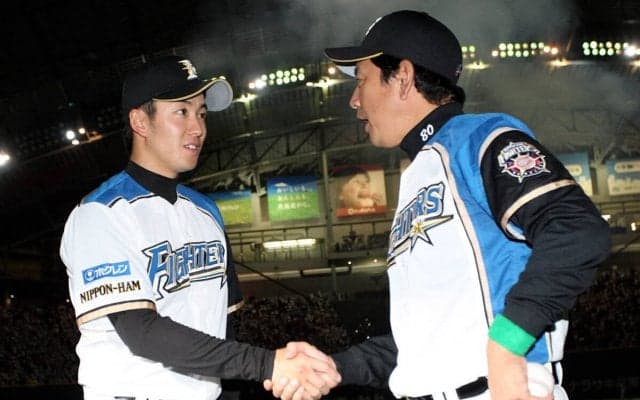 栗山英樹監督から手紙で告げられた開幕投手に斎藤佑樹は涙 「僕の不安な気持ちと監督の覚悟が込められていて...」