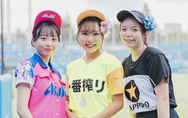 １試合700杯も!? 神宮球場・人気「ビールの売り子」の販売術「お客さんとアイコンタクト」「常連さんの前は20分おき」