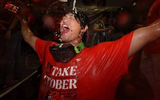苦労を乗り越えた末の歓喜のシャンパンファイト！ 藤浪晋太郎の進化への称賛「こっちまで嬉しくなる」