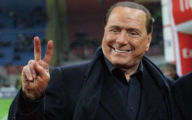 モンツァ、故ベルルスコーニ会長の金言刻んだプレートを本拠地に設置　「信じる者は抗い、最後に勝つ」