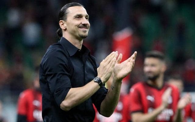 神降臨！ ダービー大敗で失意のミラン、CL前のトレーニングにイブラヒモビッチがサプライズ訪問