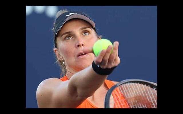  シャワー室で両手指を縫う怪我 