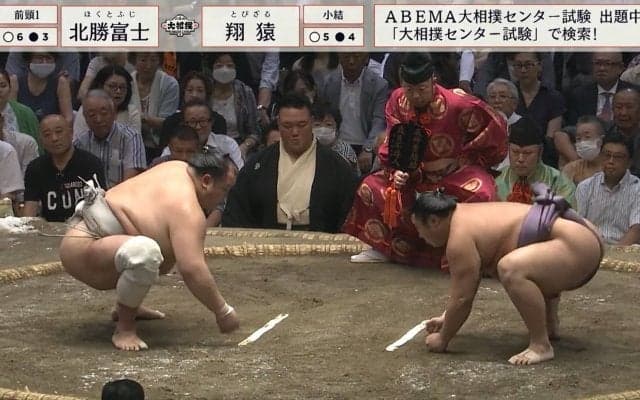 力士よりもド迫力！ ボクシング元世界王者の鋭い眼光にネット騒然「気になって取り組み見てないw 」