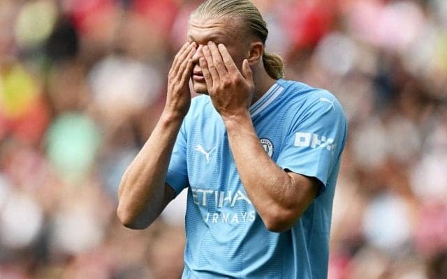 「ハーランドがとても小さく見える」229㎝の元NBA選手とシティ選手たちの身長差に海外驚き「子供に見えてしまう」