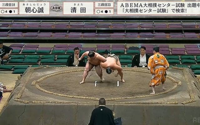 極まった腕が悲鳴をあげる 館内からもどよめきが起こる小手投げの恐ろしさ
