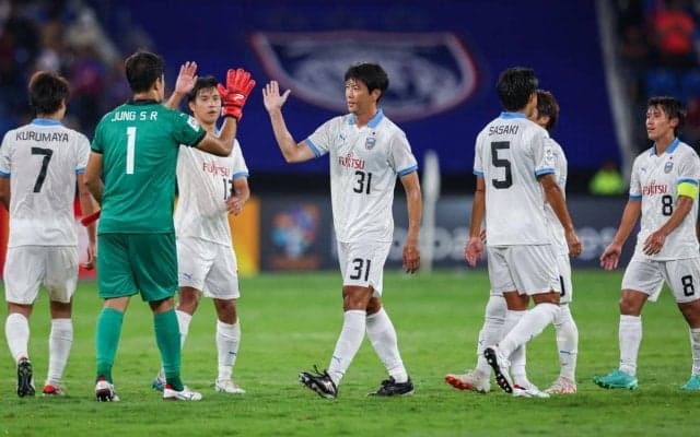 「今年もサービスショットが(笑)」ACL勝利の川崎F、選手たちのプールでのリカバリー姿にファン感謝「お宝映像きてた～！！」