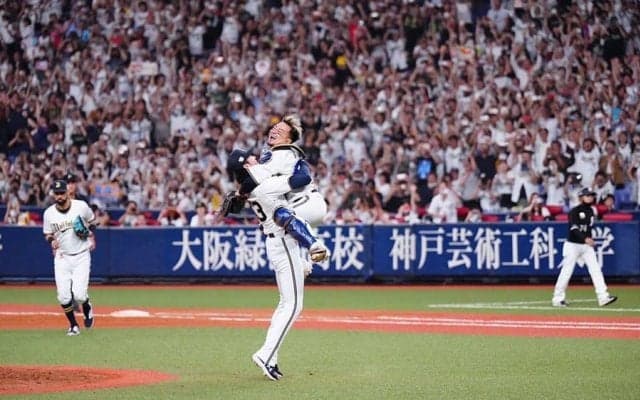オリックス、21世紀初のパ3連覇　7回一挙6得点で逆転、超満員の京セラDは狂喜乱舞