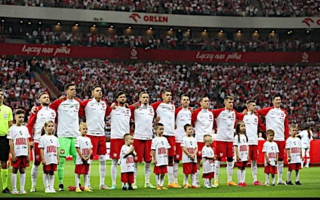 ポーランド代表、フェルナンド・サントス監督の後任にU-21代表監督のプロビエシュ氏が就任