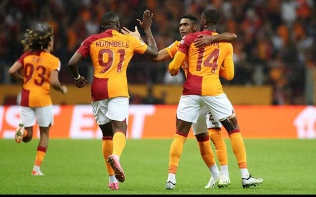 ガラタサライが終盤に2発、10人コペンハーゲンにドロー【CL】