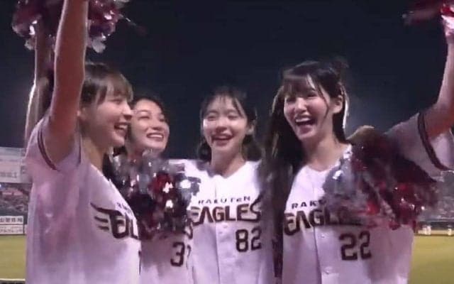 短パンユニでポンポンふりふり「可愛すぎ」　“勝利の女神”の天使の舞「たまらん」