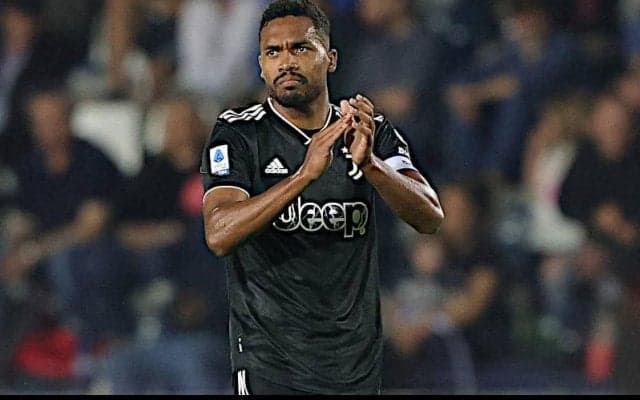 ユベントスDFアレックス・サンドロが左ハムストリングのケガで長期離脱か…