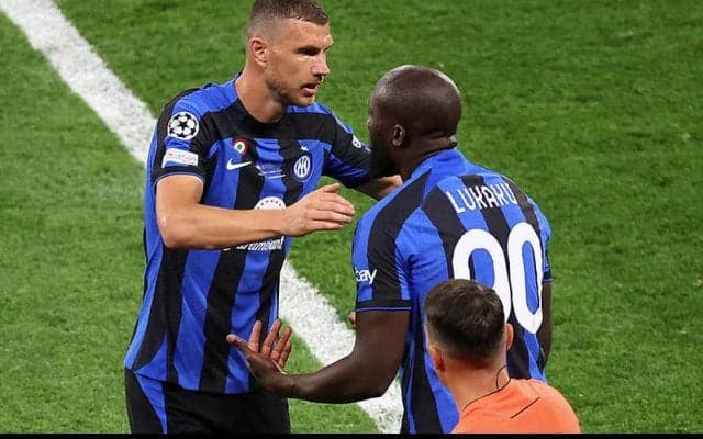 ジェコは元同僚ルカクの古巣ローマ行きに驚き…「インテルに戻らなかったという事実に驚いた…」