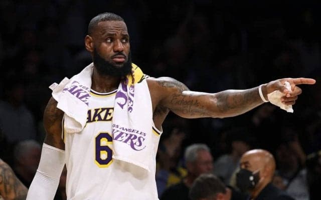 NBA通算得点でトップに立つレブロン・ジェームズをプロキャリアの通算得点で上回る男とは？