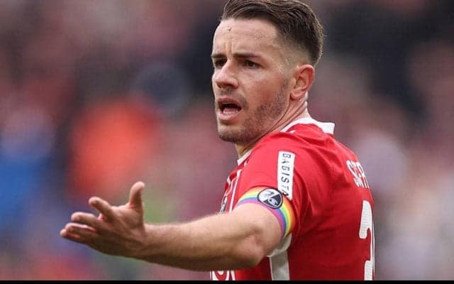 前腕骨折再発で復帰遅れるフライブルク主将ギュンター、長期離脱へ