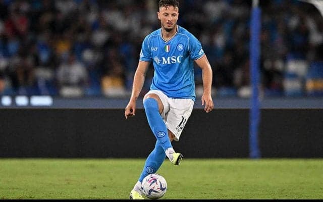 ブラガ戦で負傷交代のナポリ主力DFラフマニ、数週間の離脱に